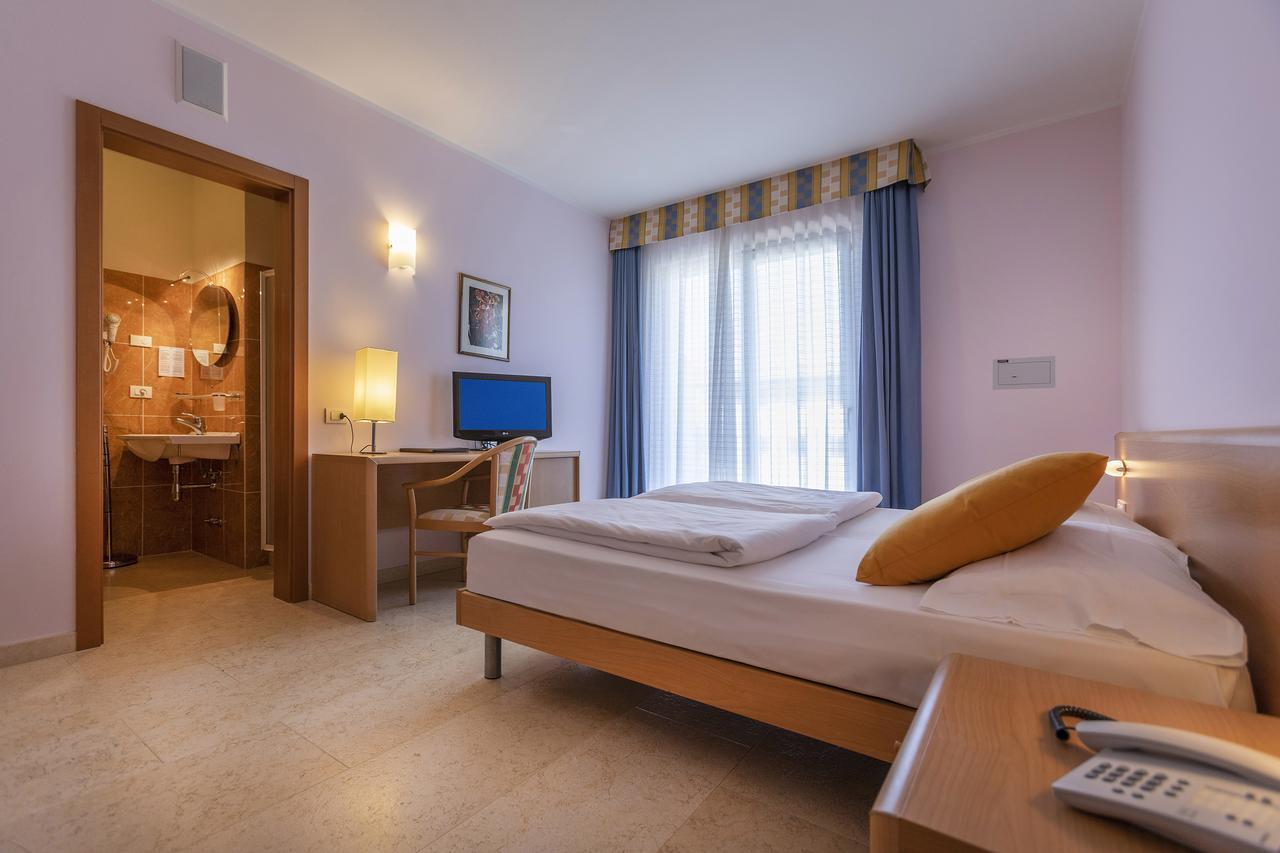 Hotel Garni Orchidea Malcesine Exterior foto